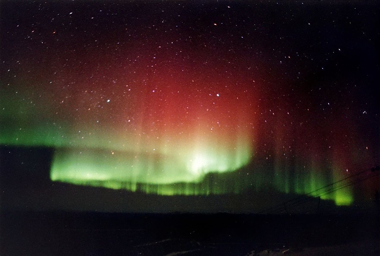 Red_and_green_aurora