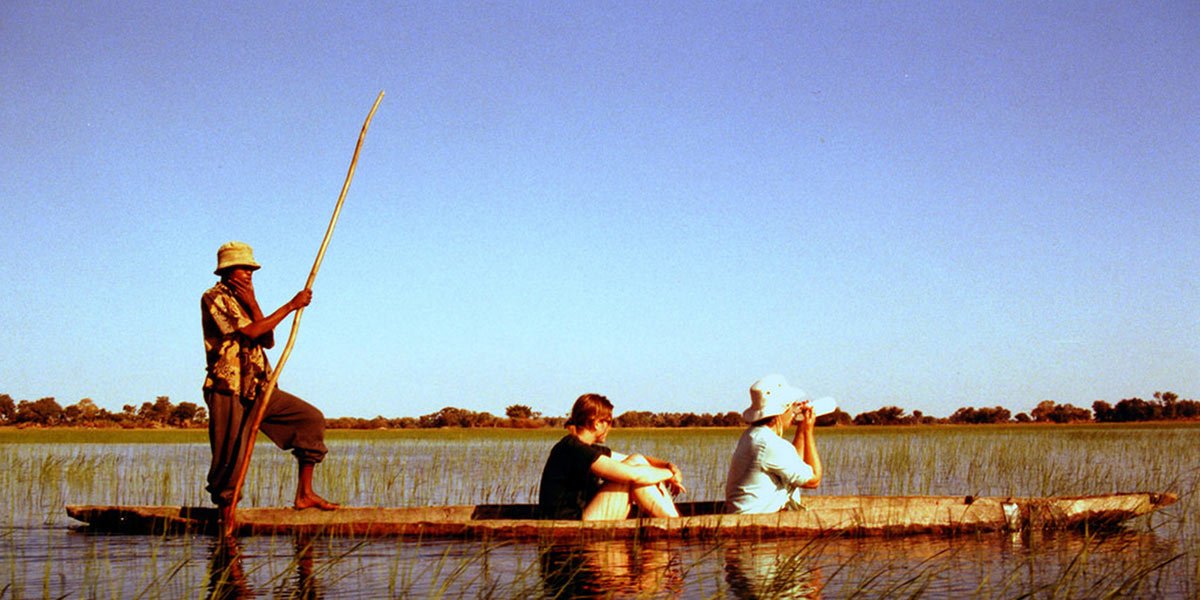 canoe safari in Okavano