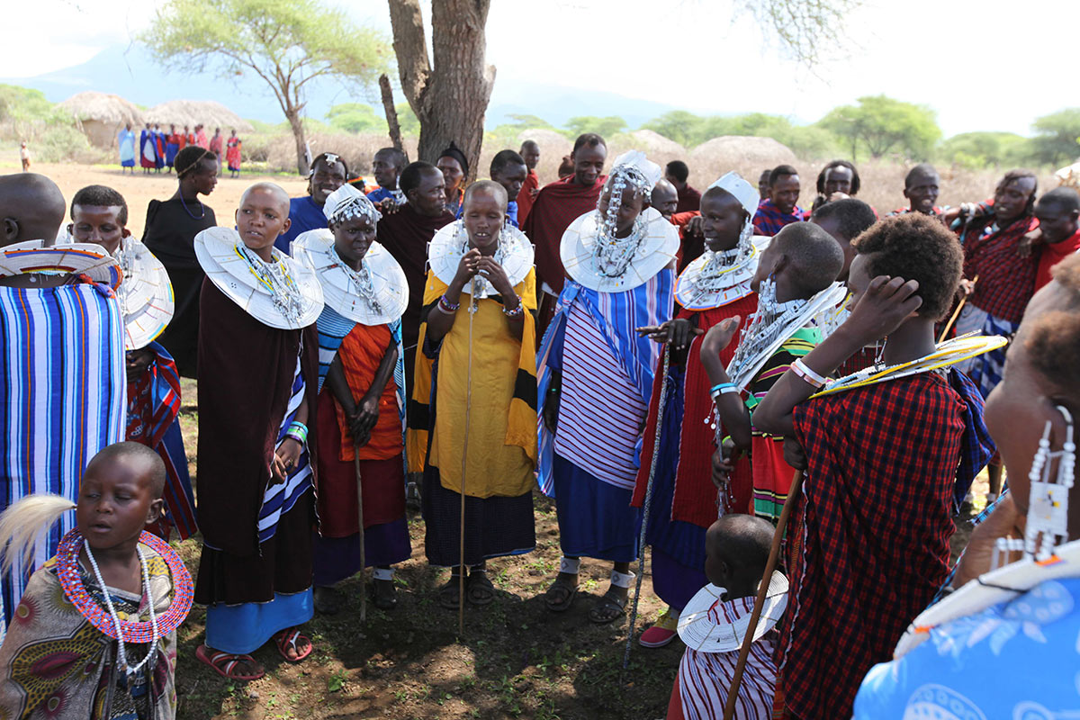 Maasai preparing to dance