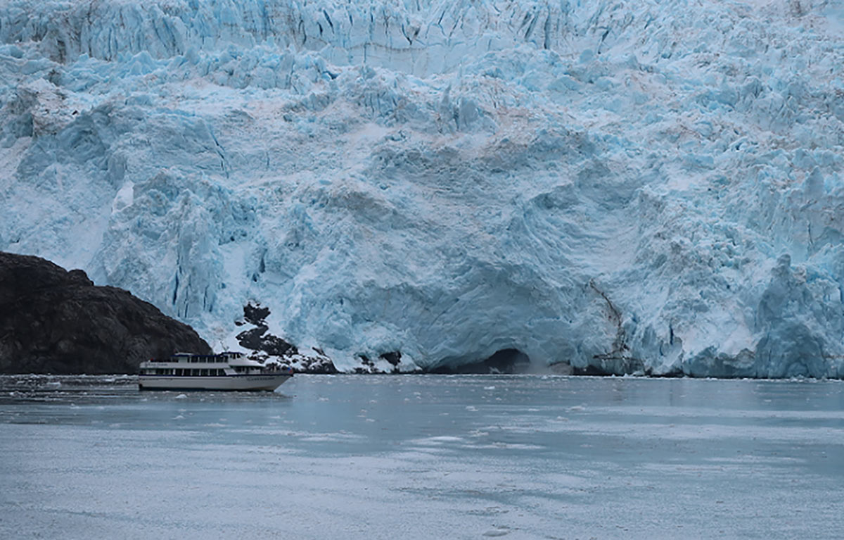 Get up close to Alaska's glaciers during our Alaska summer tour