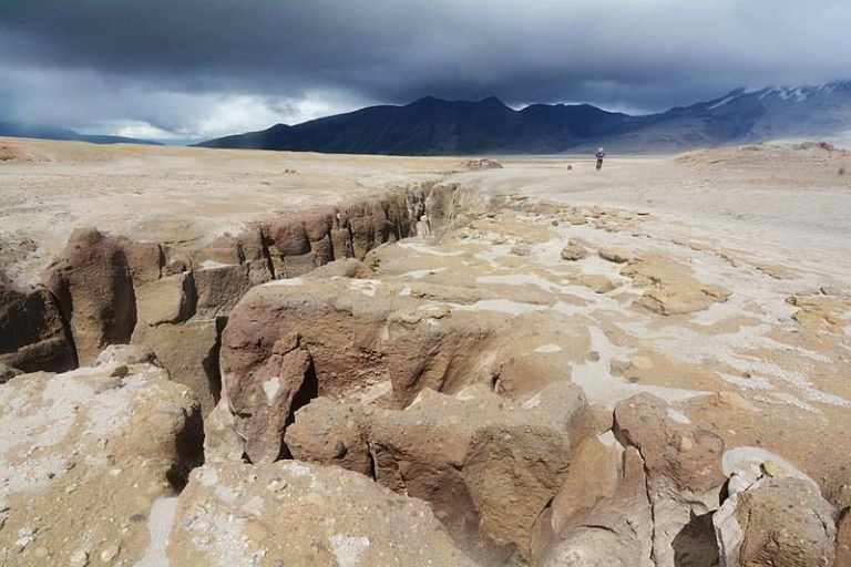 Valley of Ten Thousand Smokes. Photo: Paxson Woelber, Cinders to Sea