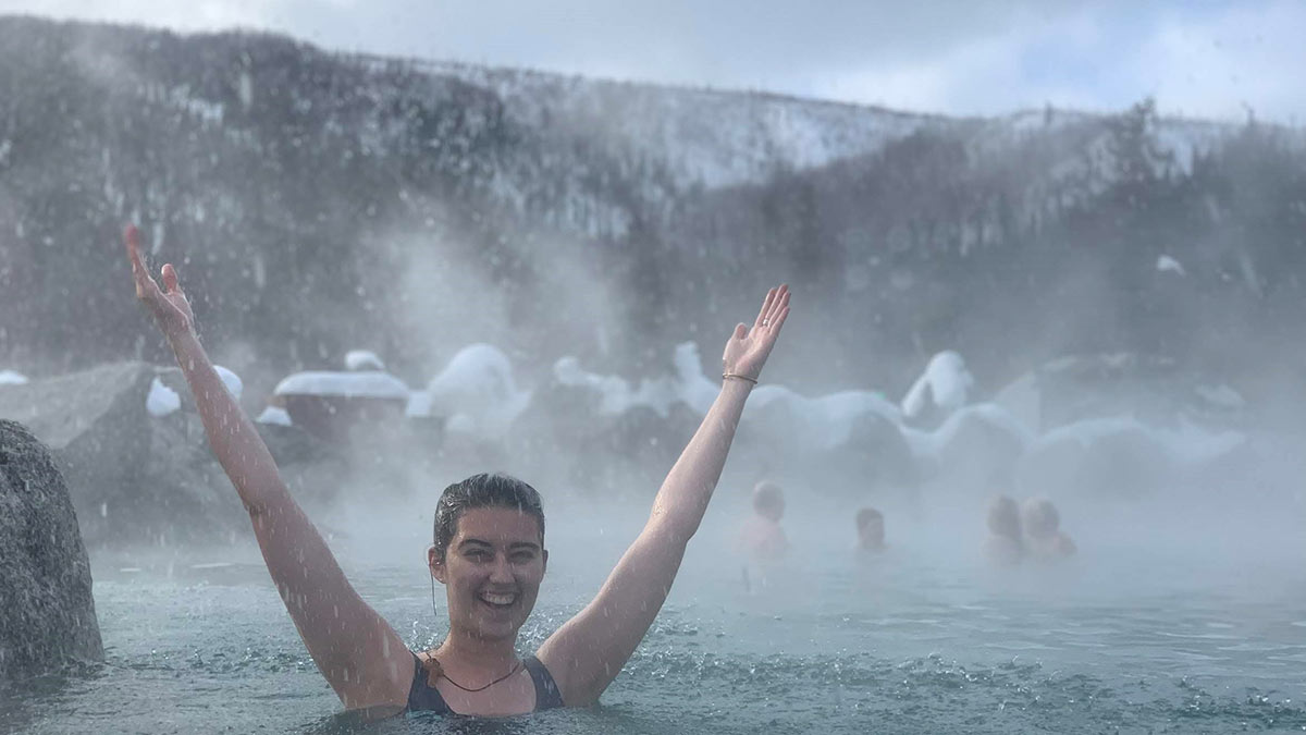 guests enjoying the hotsprings 1