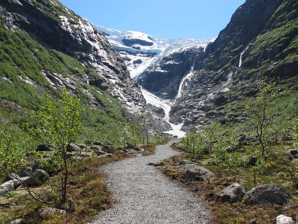 kjenndals glacier norway