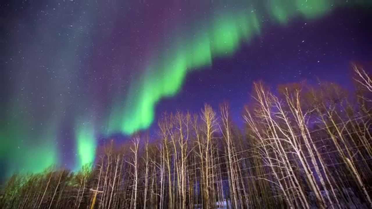 traveling to alaska to see northern lights