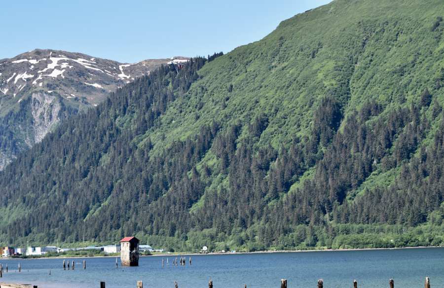 alaska mountains and lake