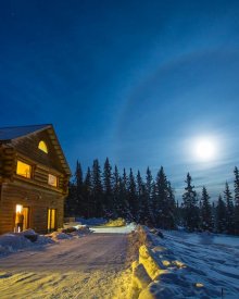A Taste of Alaska Lodge at Night