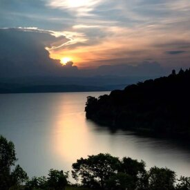 Explore the serenity of Lake Kivu by boat, speedboat, and kayak and immerse yourself in the stunning views of Rwanda.